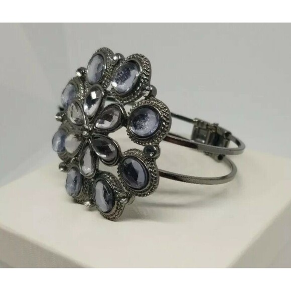 Silver Tone Cuff Bracelet Grey Purple Plastic Beads Crystal Floral Decorative - Picture 2 of 7